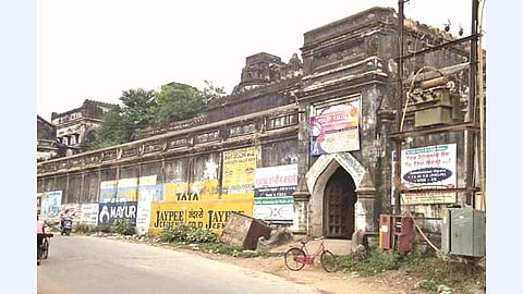 भंडारा - बाहेरून दिसणारा पांडे महाल.