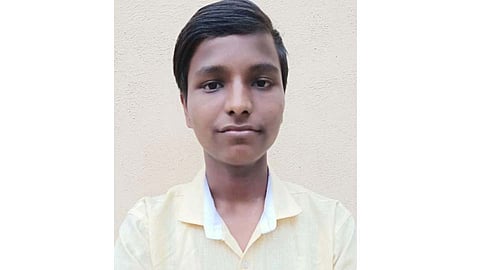हलाखीच्या परिस्थितीवर मात करत प्रणकेतने मिळवले 91 टक्के