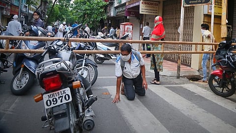 pune lockdown preparation police barricading