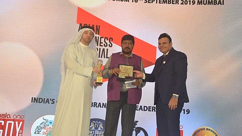 रामदास आठवले 'ग्रेटेस्ट लिडर्स' पुरस्काराने सन्मानित