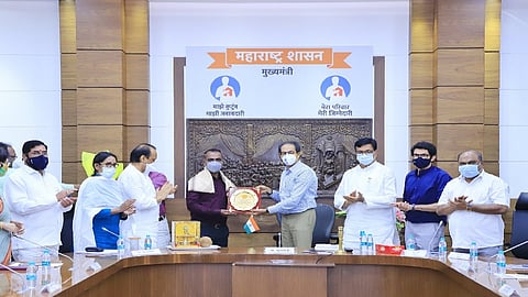 'ग्लोबल टीचर' पुरस्कार मिळालेल्या डिसले गुरूजींचा मुख्यमंत्र्यांकडून सत्कार