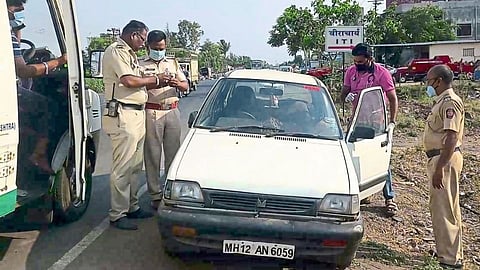 The body of a young man was found in a car at Sangli; Car is off Ichalkaranji