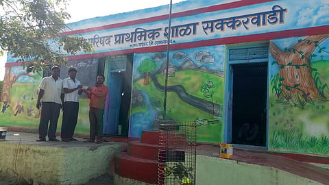 'त्यांनी' विद्यार्थीच नव्हे, तर गावालाही घडवले