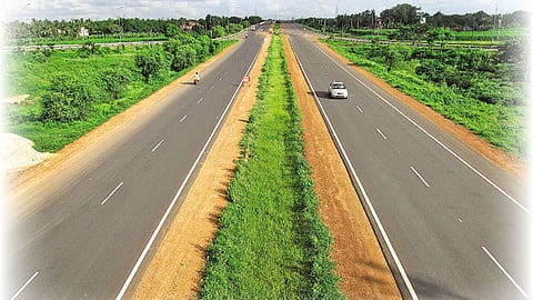 मुंबई-गोवा एक्स्प्रेस वे व्हावा कोकणच्या समृद्धीचा महामार्ग