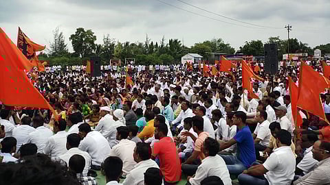 Maratha Kranti Morcha निमगाव-निघोज येथे एल्गार ; चक्का जाम