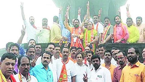 Shivsena-Leaders-At-Raigad