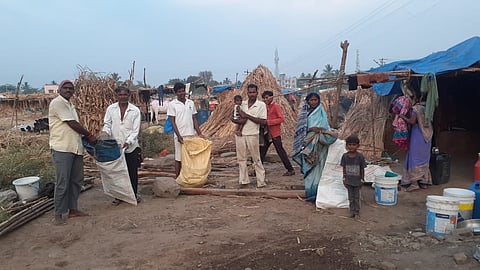 ऊस तोडणी कामगारांना लागले घराकडे जाण्याचे वेध