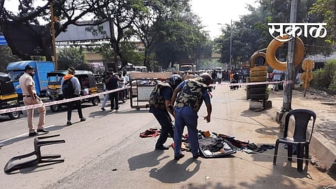 Terror due to suspicious bag in front of the police office in pimpri