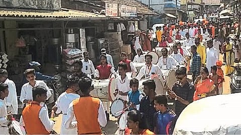पोलादपूर : तान्हाजी मालुसरे यांच्या पुण्यतिथीनिमित्त मिरवणूक काढण्यात आली.