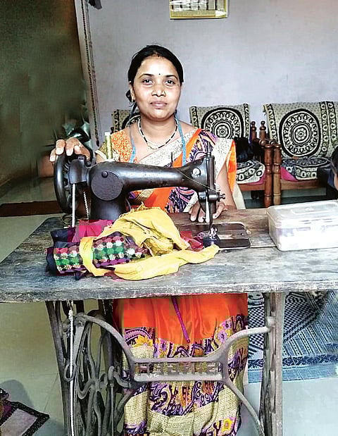 usha dunedar became an entrepreneur in a difficult situation