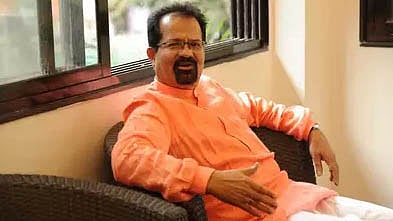 Mumbai-Mayor-Vishwanath-Mahadeshwar