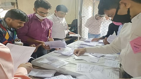 कऱ्हाडला मतमोजणीस प्रारंभ; तासाभरात कळणार गावोगावच्या मतदारांचा काैल