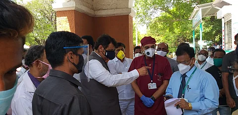 विरोधी पक्षनेते फडणवीस म्हणाले; राजकारणी आणि प्रशासनात नाही समन्वय