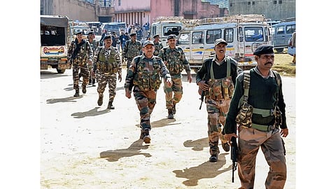 1 killed 2 injured as cops open fire outside Jharkhand poll booth