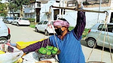 कोरोनाविरोधात लढा तीव्र! फळ, भाजी विक्रेत्यांचीही तपासणी होणार