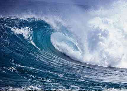 हवामान विभागाचा रेड अलर्ट! अऱबी समुंद्रात येणार एवढ्या उंचीच्या लाटा