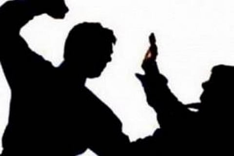 अनैतिक संबधांच्या आरोपावरून 20 वर्षीय पतीने केली पत्नीची हत्या...