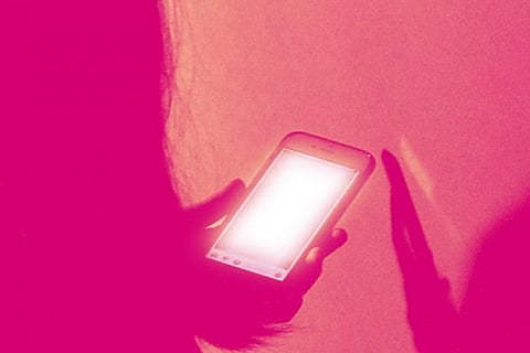 Bois Locker Room! विशीतील मुलांच्या गृपमध्ये सुरू होती 'ही' चर्चा... वर्गातील मैत्रिणीने ट्वीटरवर लीक केले चॅट