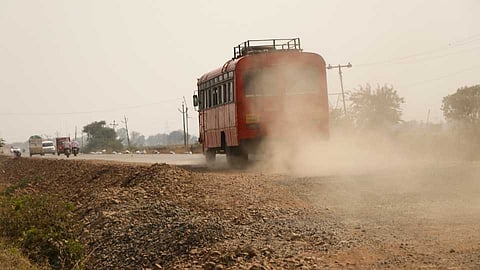 Akola Marathi News Akot-Akola route has to suffer death!