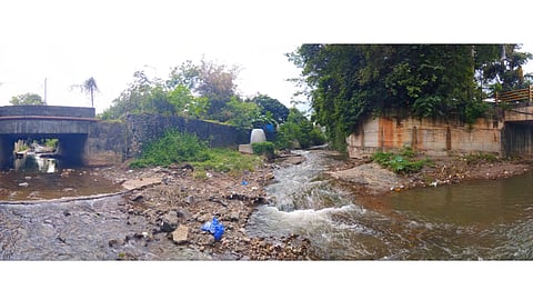 वाहत्या पाण्याला बांधणार कोण?