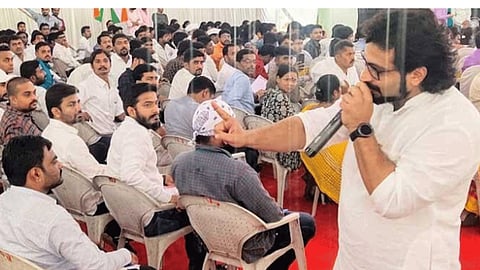 तिच तिच थोबाडं बघून वीट आलाय; राष्ट्रवादीच्या कार्यकर्त्यांची मन की बात'