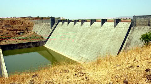 Andra Dam in maval