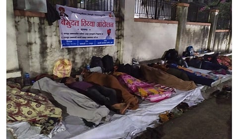 सारथी संस्थेतील तारादूतांचे ठिय्या आंदोलन गेल्या पाच दिवसांपासून सुरूच