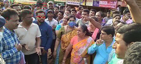 bjp blocked banda-dodamarg road sindhudurg district
