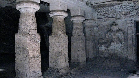 13 वर्षांपासून पुनर्वसन रखडले; अतिक्रमणामुळे जोगेश्वरी गुंफा गुदमरतेय