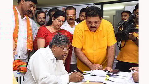chandrakant patil filed nomination from BJP in kothrud assembly constituency.jpg