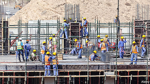 बांधकाम क्षेत्रासाठी दुष्काळात तेरावा महिना