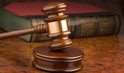 court-hammer