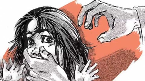 Gang rape of a minor girl in Solapur