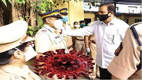 तुमचा जीव आमच्यासाठी सर्वोच्च...! म्हणत गृहमंत्री अनिल देशमुख गहिवरले, लिहिली भाऊक पोस्ट...