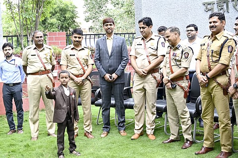 बालदिन विशेष : सहा वर्षांचा देवांश सांगतोय सोलापूरची महती!