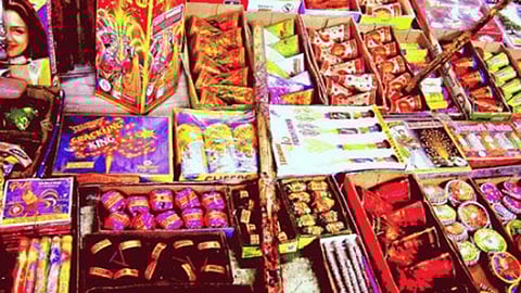 फटाका विक्री स्टॉल नियमावलीकडे दुर्लक्ष