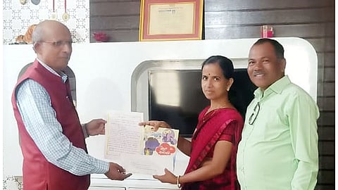 #MondayMotivation शाळेच्या पहिल्याच दिवशी साताऱ्यातील डॉक्टरांची 11 हजारांची मदत