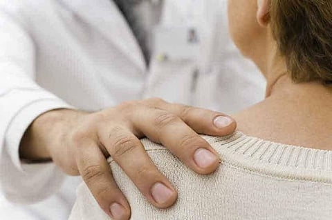 Harassment of a young woman in the name of corona test