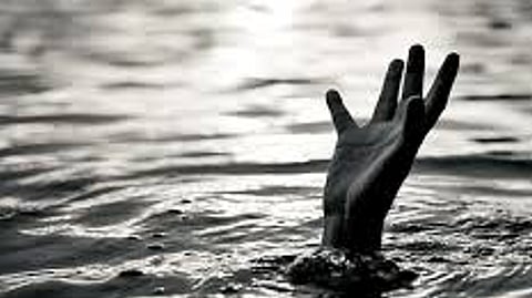 Maharashtra-Karnataka border Four girls of Belgaum drowned in lake