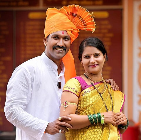 #valentine day story : " भूगोला'च्या वहीमुळे झाले आयुष्यभराचे "पर्यटन'