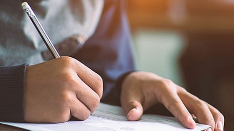 परीक्षा - विद्यार्थ्यांची आणि अस्तित्वाची