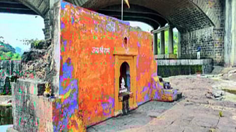 godaghat hanuman idol.jpg