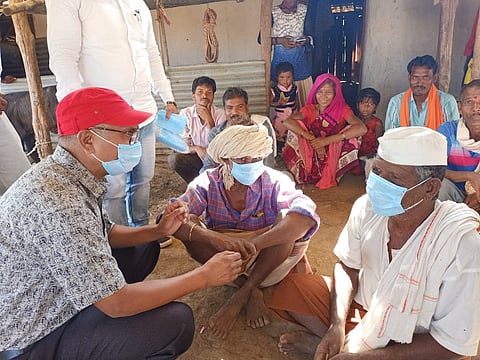 Akola News: Deputy Tehsildar Rajesh Gurav adopted the village on Diwali