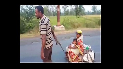 llockdown worker made wooden car dragged pregnant wife and daughter 800 km hyderabad