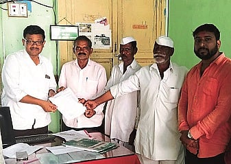 three hundred farmers are deprived of grants