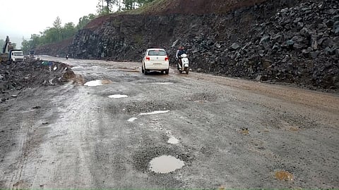 Road dug up Mumbai Goa highway in ratnagiri