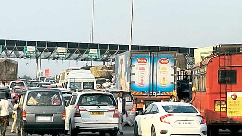 फास्टटॅग असूनही जावे लागते ‘स्लाे’