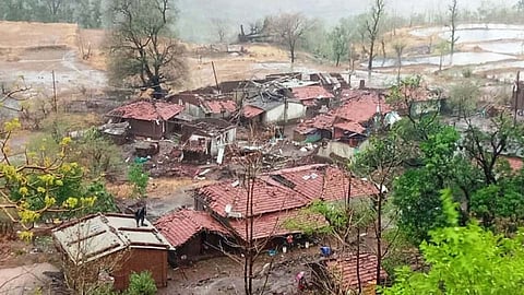 चक्रीवादळाचा फटका बसलेल्या बोरघाटातील 'त्या' कुटुंबांना मिळालं छप्पर