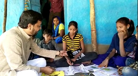 Akola News: Donate your mobile phone; Donate A Device, the movement for online education started in Shegaon