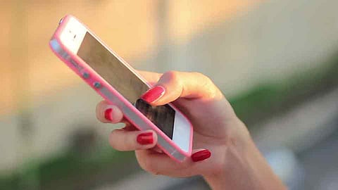 व्हॉट्स अॅप स्टेटसमुळे पत्नीला वाचवता आले पतीचे प्राण